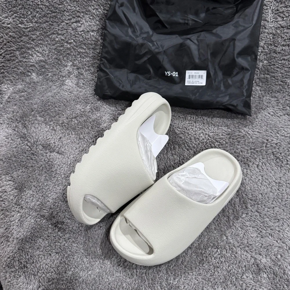 Yeezy YS 01 Slide Cream Mens Size 11M Slip On Sandals Minimalist Streetwear